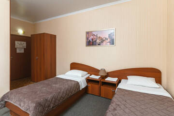 Двухместный стандарт с двумя кроватями в Гостинице Уютная