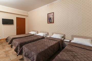 Классический четырехместный номер в Гостинице Уютная